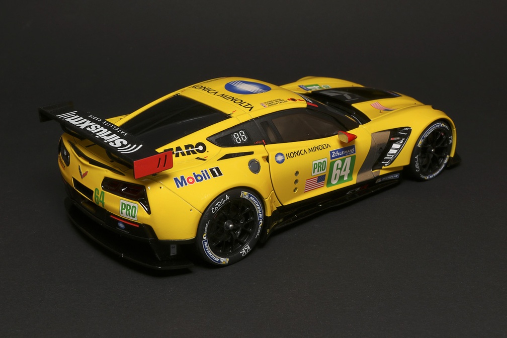 corvette_c7r_02.jpg