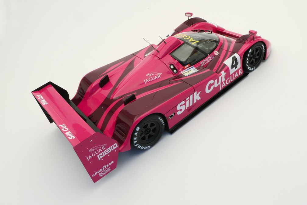 jaguar_xjr14_09.jpg